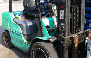 Used Mitsubishi FD30NT forklift for sale in Singapore